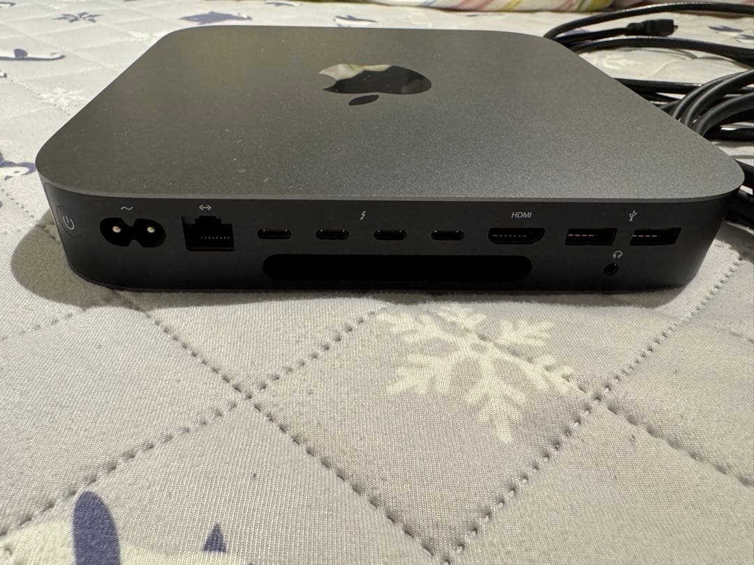 Apple Mac mini 2018 i3 8GBメモリ　初期化済み