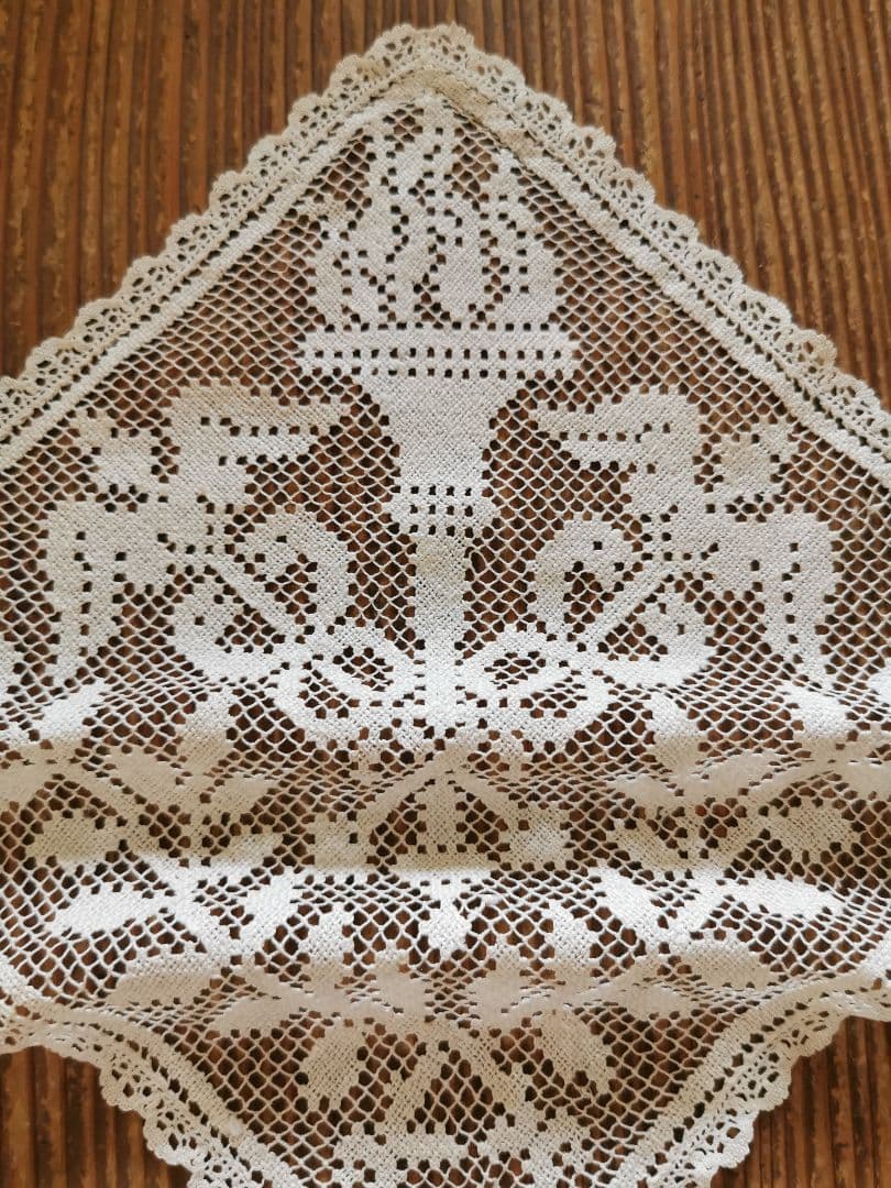 アンティーク フィレレース 聖火と鳩とオリーブ 透かしパネル スカラップ装飾