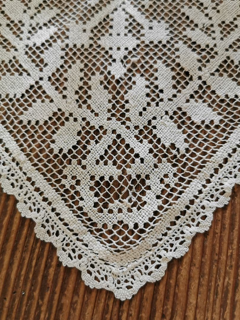 アンティーク フィレレース 聖火と鳩とオリーブ 透かしパネル スカラップ装飾