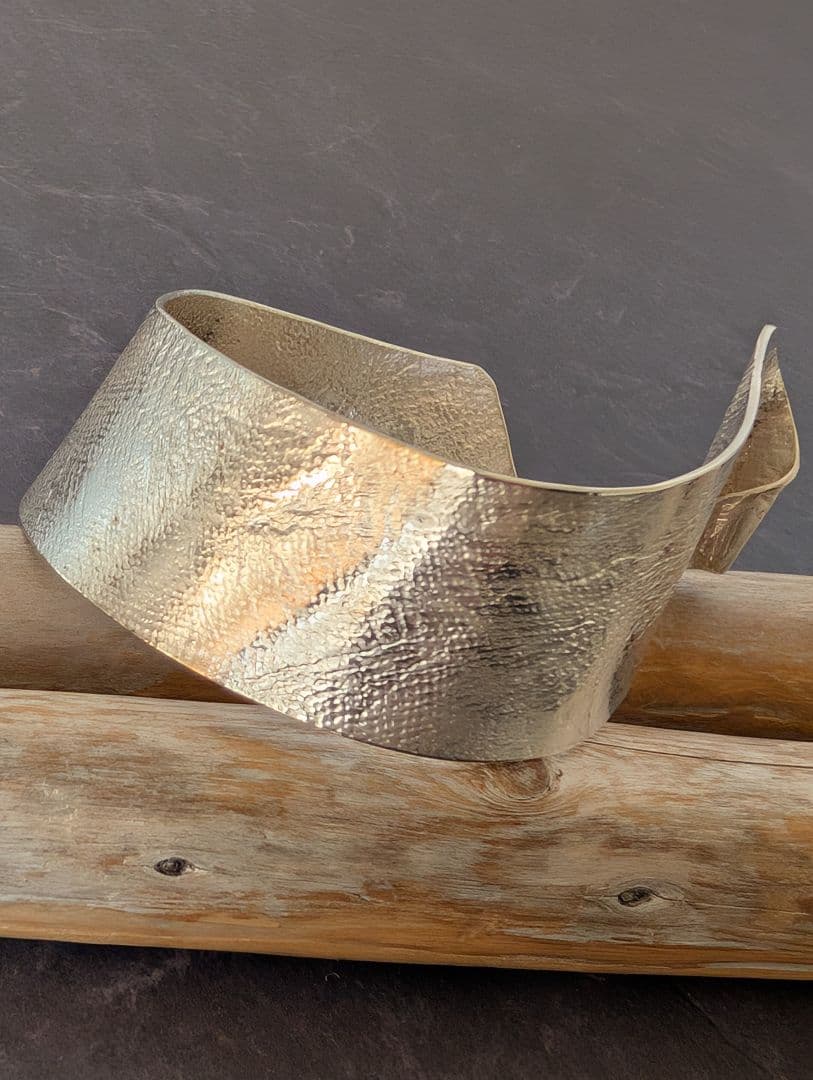 純銀　バングル　ブレスレット　彫金　シルバー製　美品