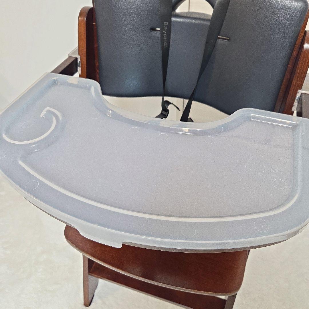 ビヨンドジュニアハイチェア　マホガニー・ブラック