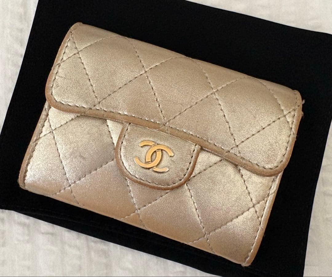 シャネル　マトラッセ　ケース　ミニウォレット　ゴールド