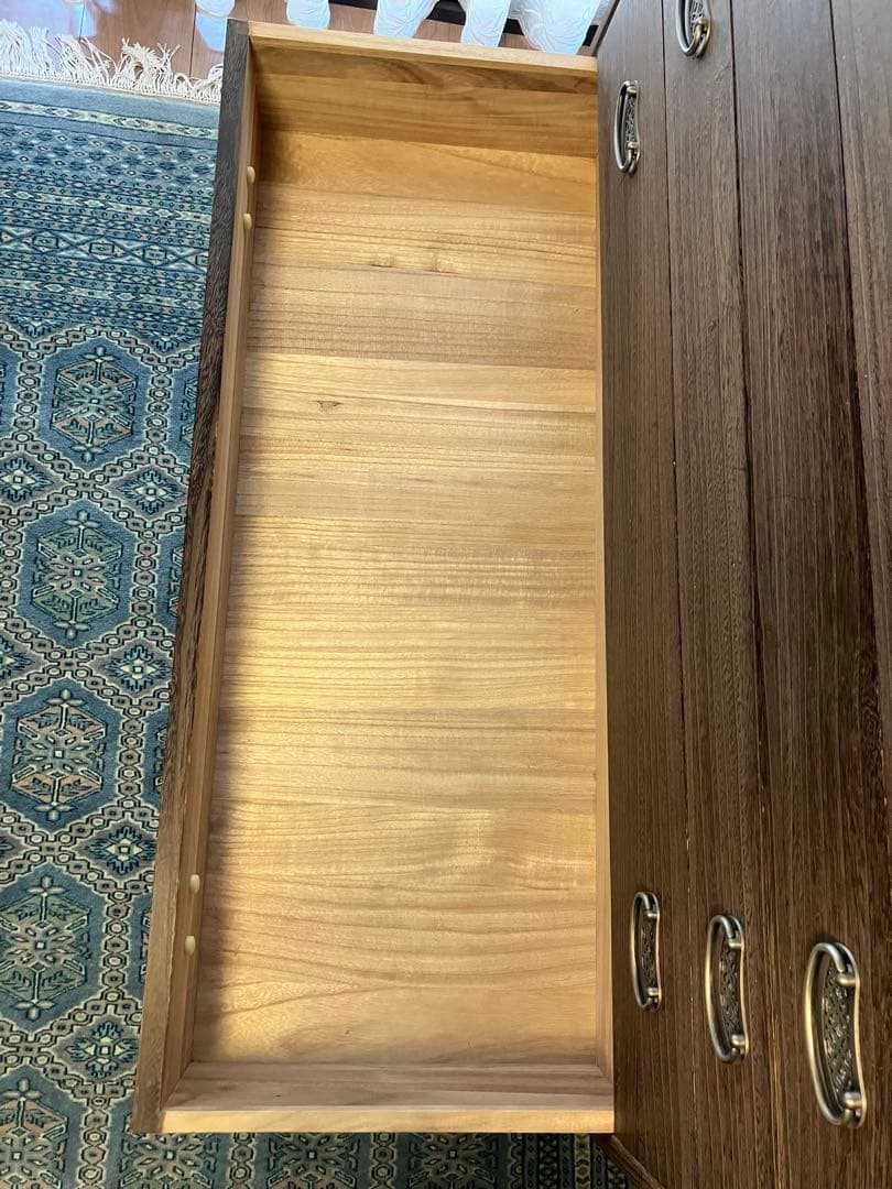 り*ち様 総桐箪笥　加茂桐箪笥朝倉家具　踊桐　焼桐仕上　8段引き天板天丸型　上5