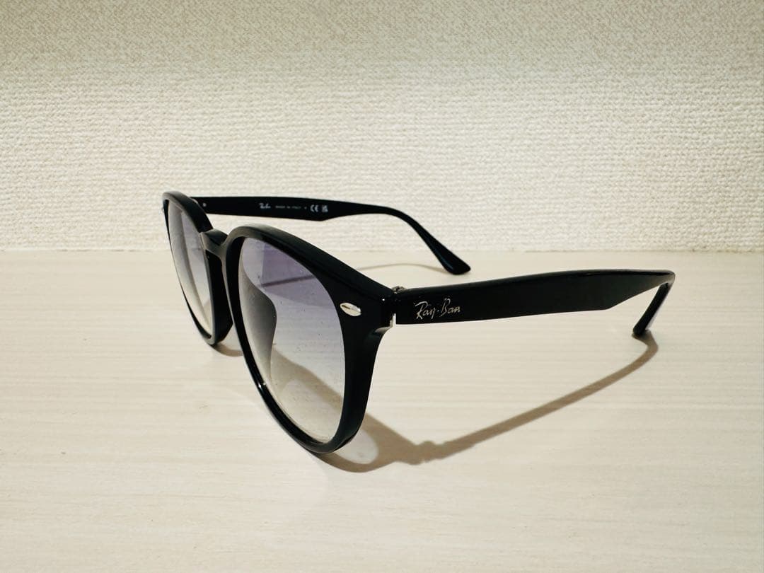 Ray-Ban ブラック サングラス 0RB4259F