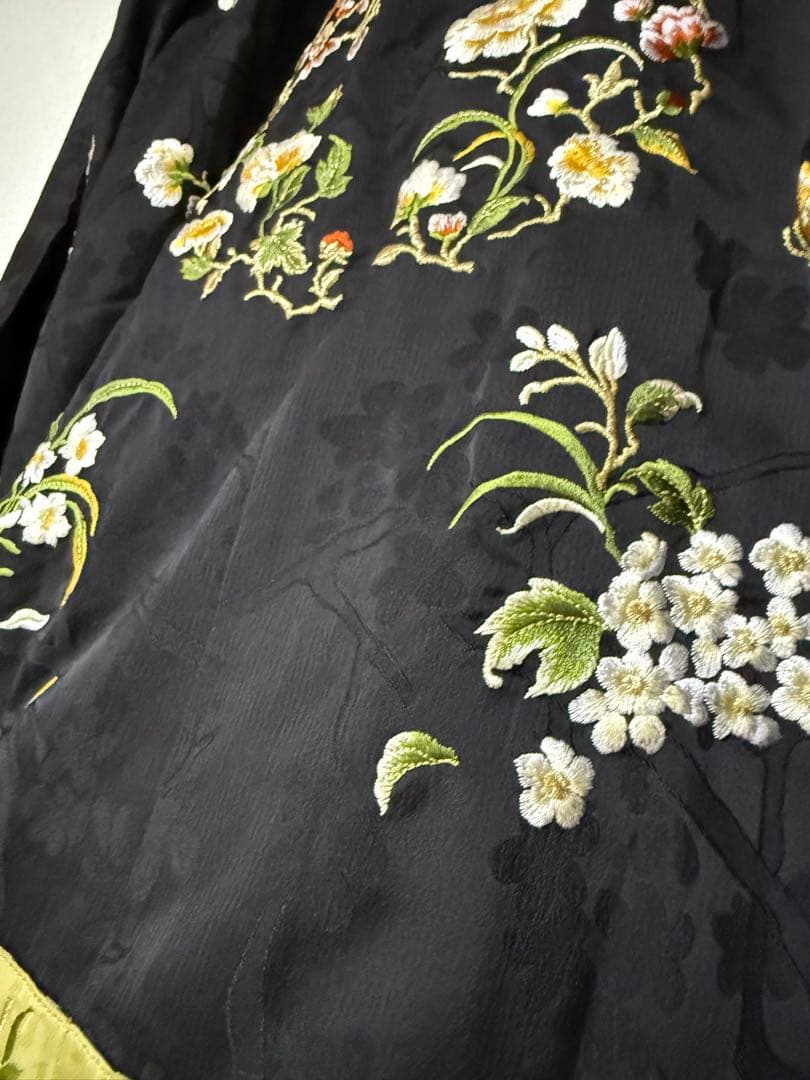 中華風 清時代刺繍短めチャイナジャケット上着トップス改良型漢服風短コーデ撮影写真