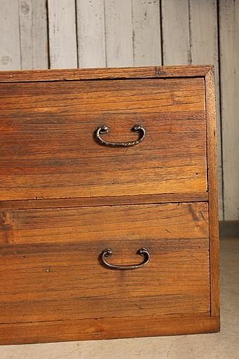 古い木製の引き出し2段　チェスト　桐箪笥