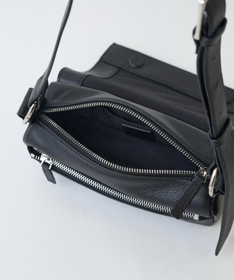 【新品タグ付】BEARDSLEY ミニレザーボディバッグ トープ/グレー系