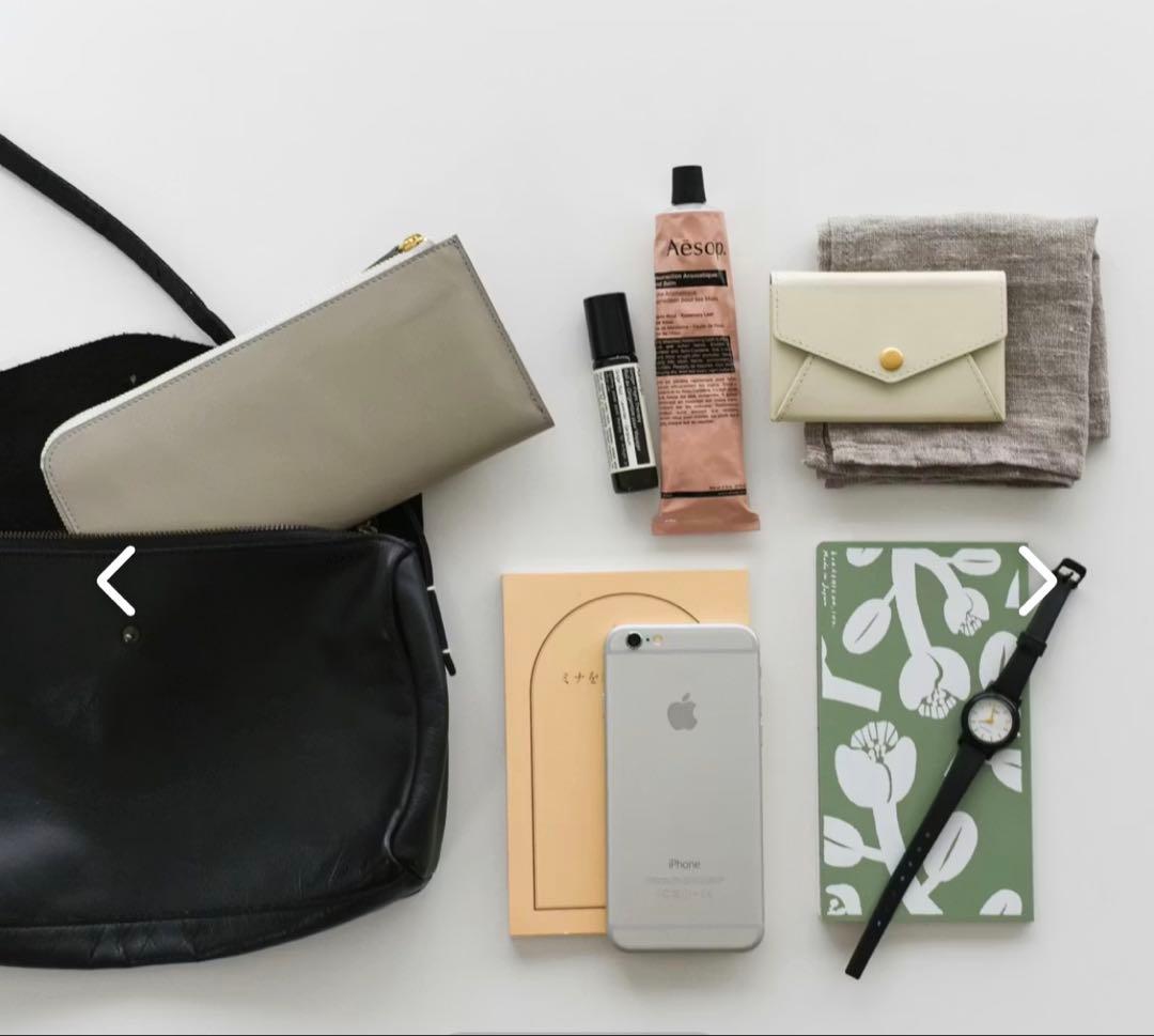 新品未使用★北欧暮らしの道具店「スリムに見えて収納上手」L字ファスナーの長財布