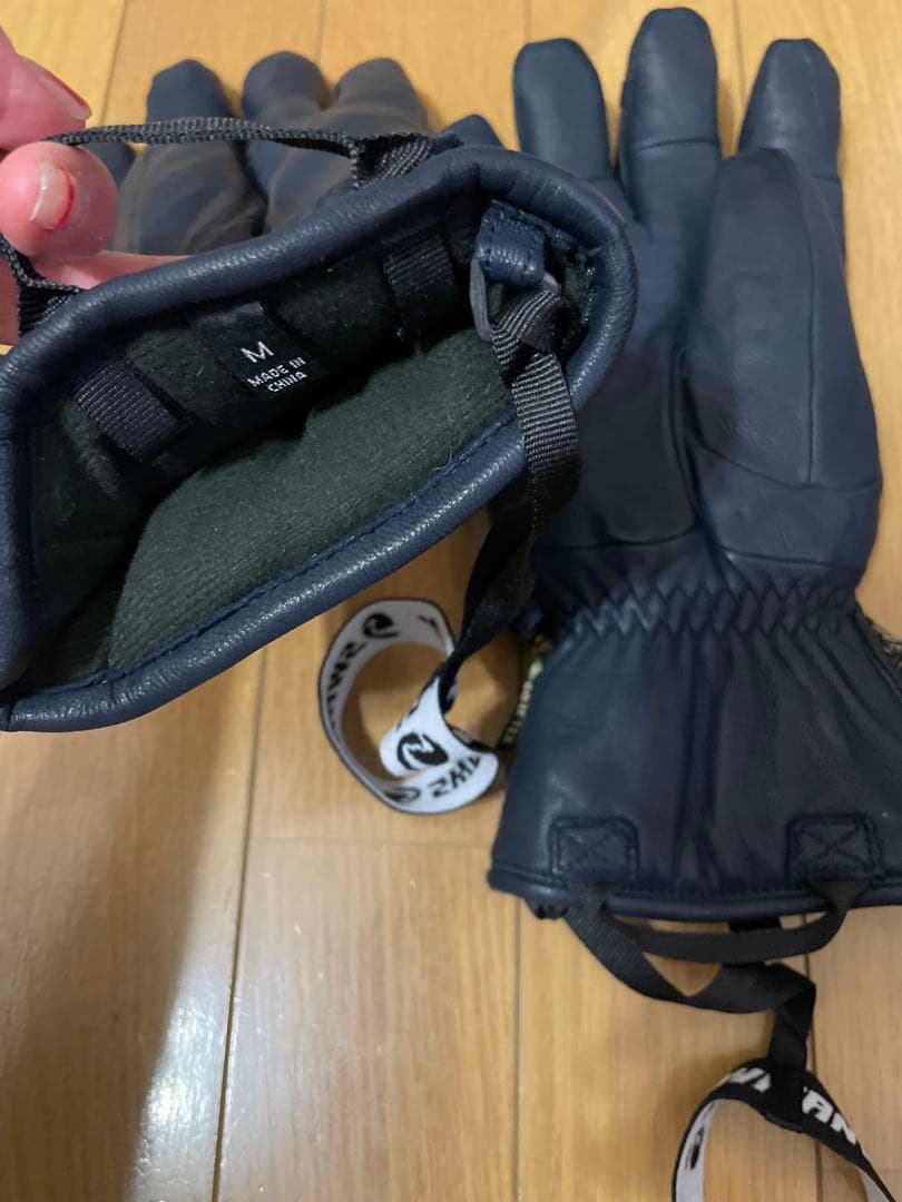 ①SWANY スキー　スノーボードグローブ　M