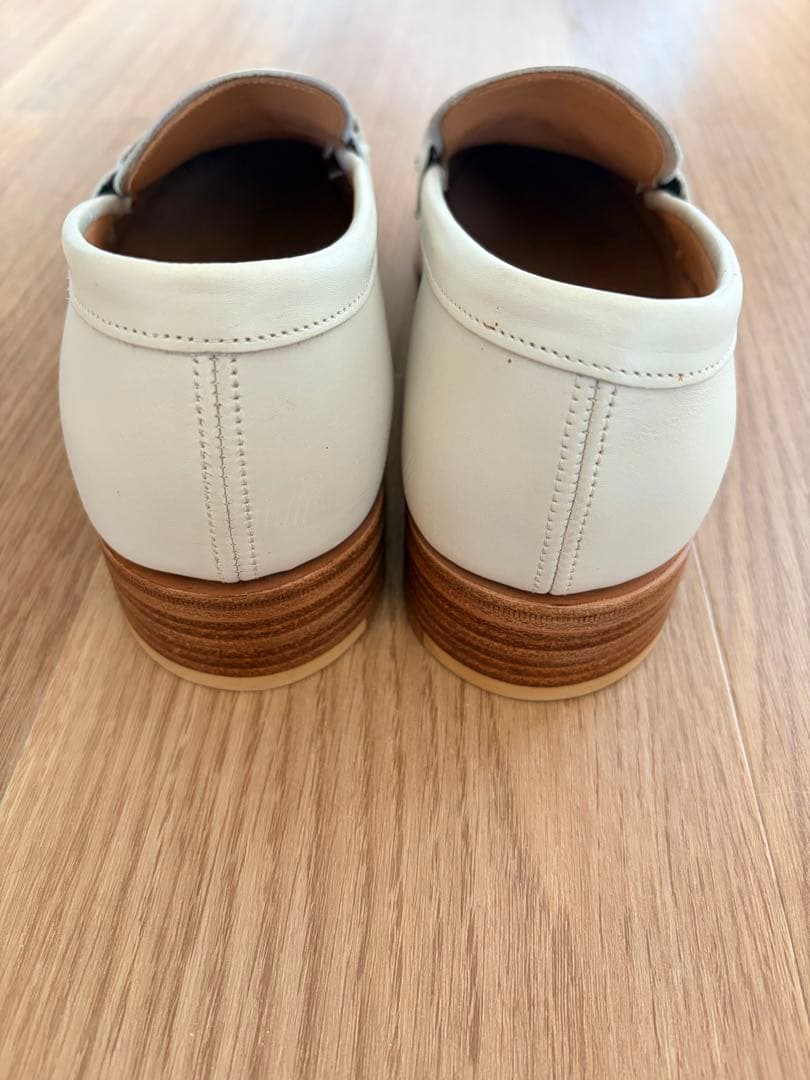 コバキタス　JOSEPH CHEANEY ホワイトローファー