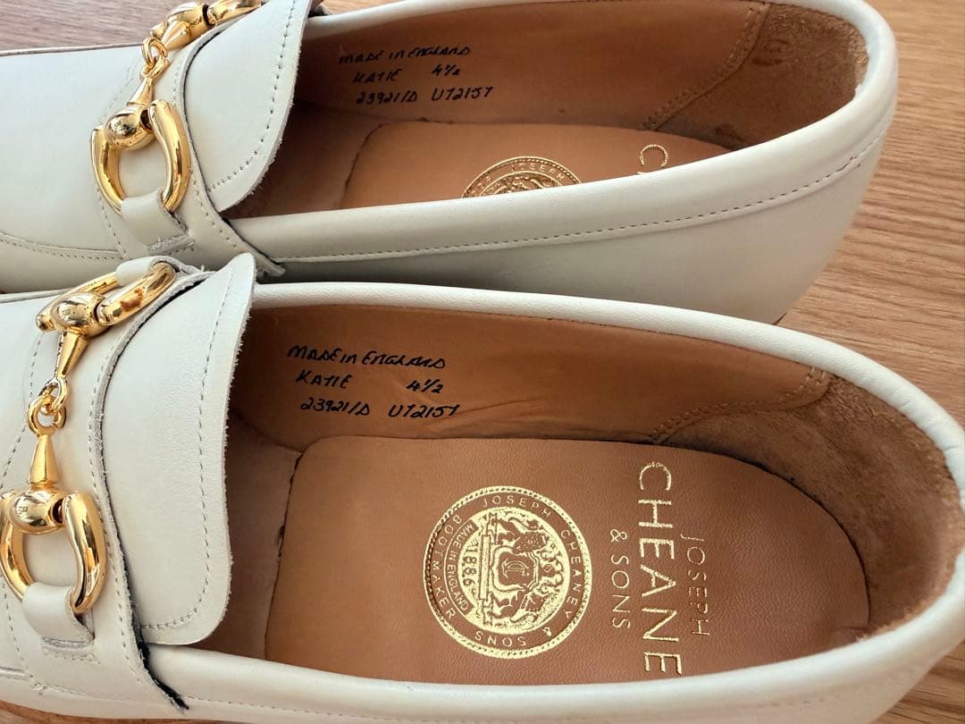 コバキタス　JOSEPH CHEANEY ホワイトローファー