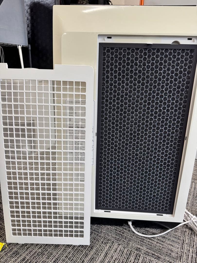 【Xmas値下げ】SHARP 除湿空気清浄機 KC-HD70-W 2020モデル