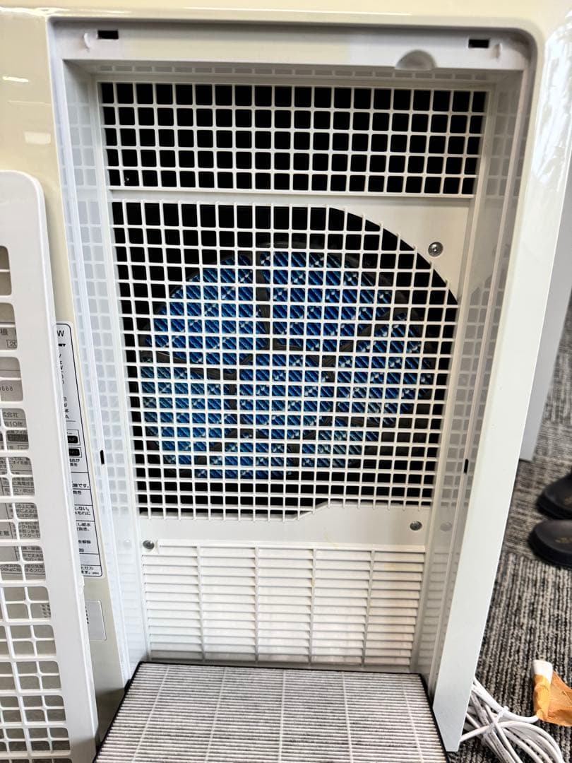 【Xmas値下げ】SHARP 除湿空気清浄機 KC-HD70-W 2020モデル