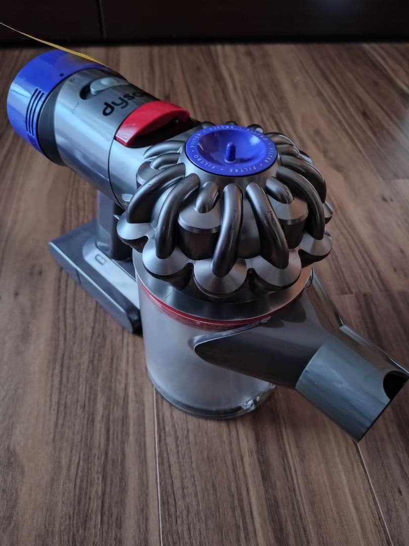 dysonダイソン　Ｖ８コードレスクリーナー②