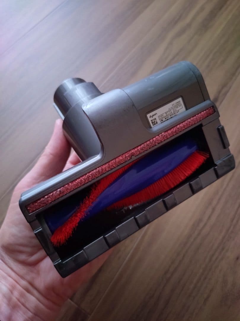 dysonダイソン　Ｖ８コードレスクリーナー②