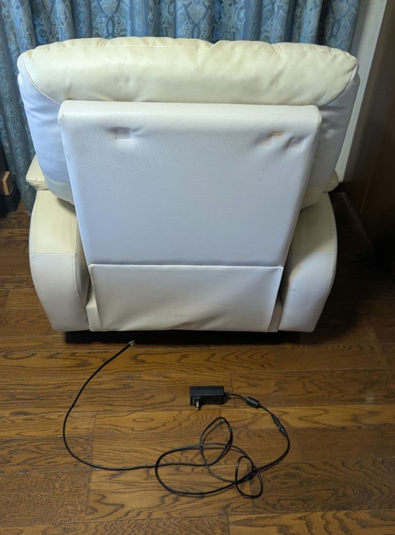 IDC 大塚家具　1人掛け電動リクライニングレザーソファー