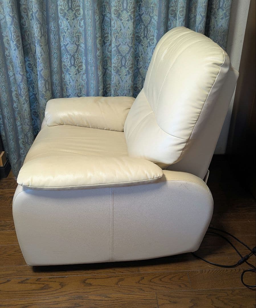 IDC 大塚家具　1人掛け電動リクライニングレザーソファー