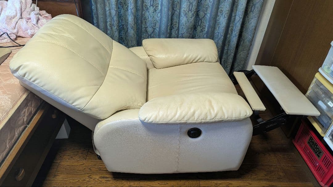 IDC 大塚家具　1人掛け電動リクライニングレザーソファー