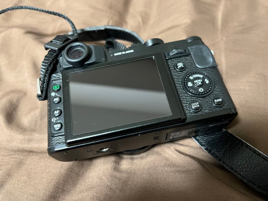 【美品・箱付き】Fujifilm X10 デジタルカメラ レンズキャップ付き