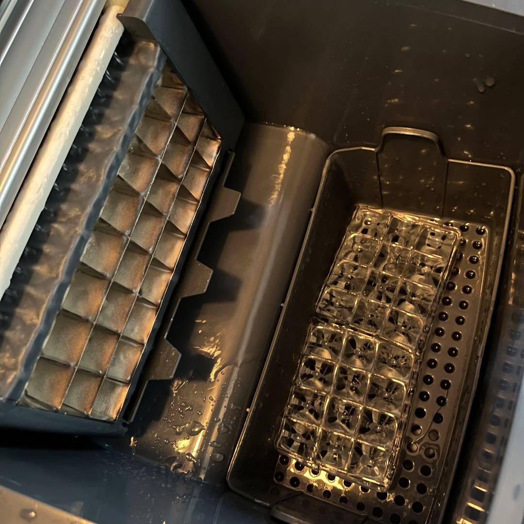 【動作確認済】高速製氷機 アイスメーカー 家庭用製氷機 小型製氷機 ZB-02