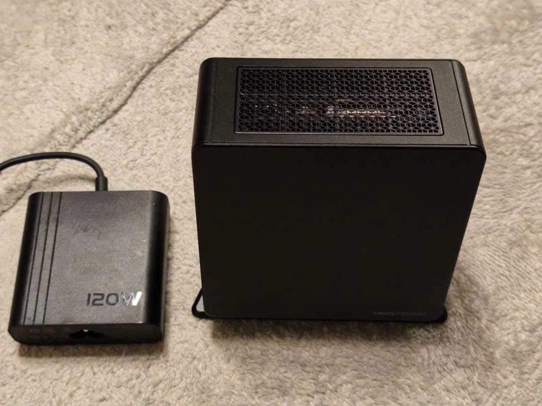 ミニPC Minisforum UM780XTX AMD 7840HS Mini-PC