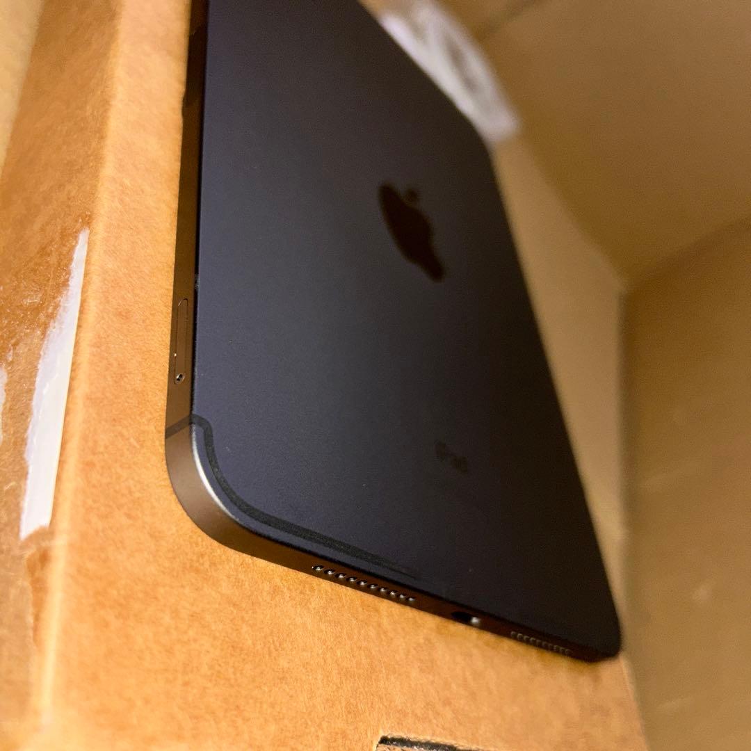 iPad mini (第６世代) WIFI+セルラー　64GB スペースグレー