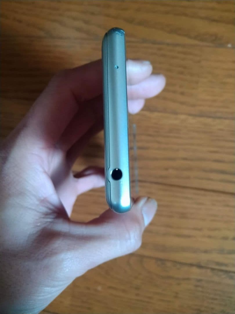 SHARP A001SH 本体のみの出品です。 SIMフリー美品。