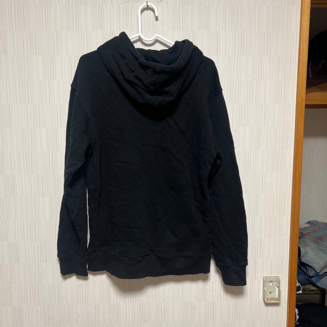 バレンシアガのパーカー年明けセール