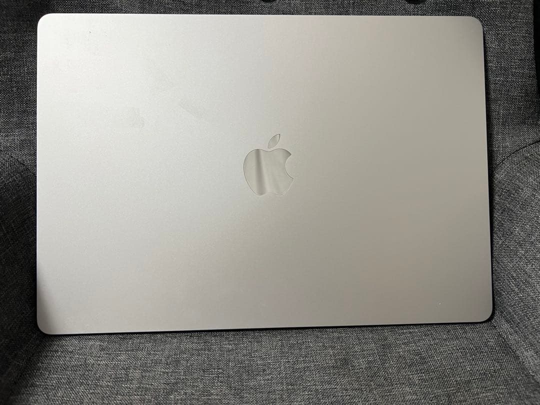 極美品　MacBook Air M2 2023 MQKR3J/A