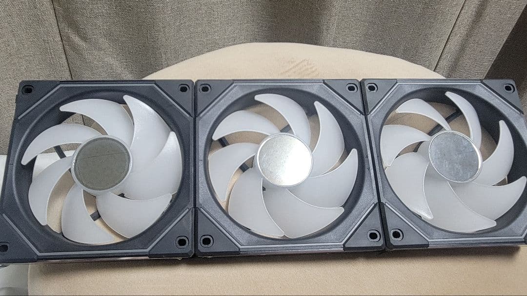 Lian Li UNI FAN SL-INF 120 ブラック　3個