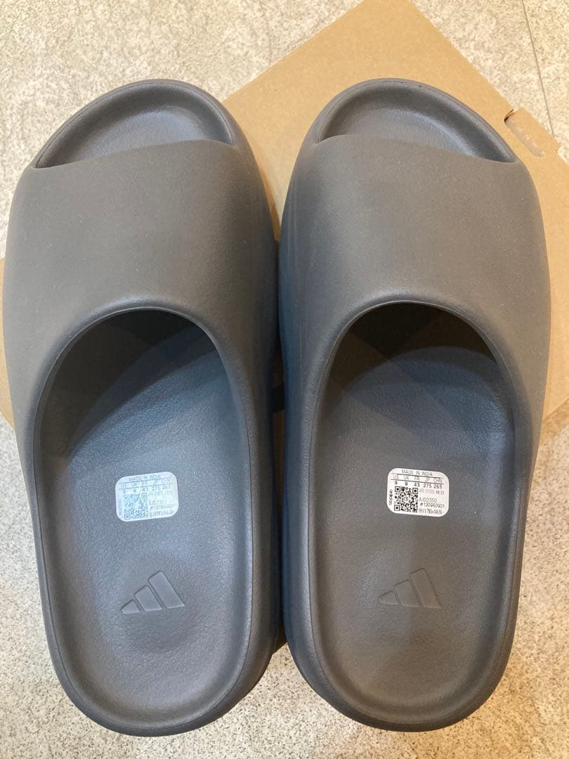 adidas YZY SLIDE スレートグレー
