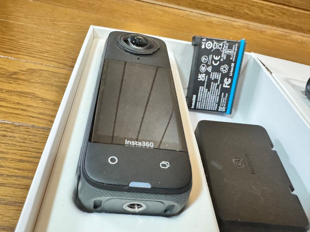 Insta360 X4 本体 予備バッテリー付き