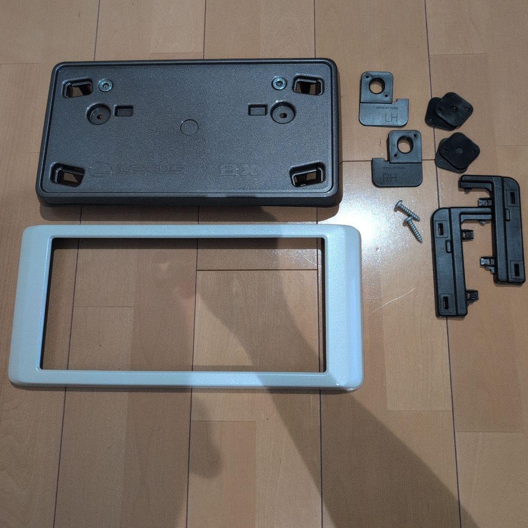 レクサス　純正　LBX ナンバーフレーム