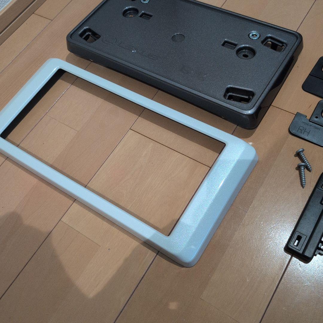 レクサス　純正　LBX ナンバーフレーム