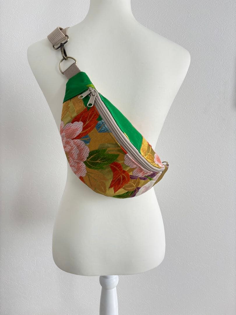牡丹柄 袋帯スリングバッグ　帯リメイクバッグ　クロスボディバッグ