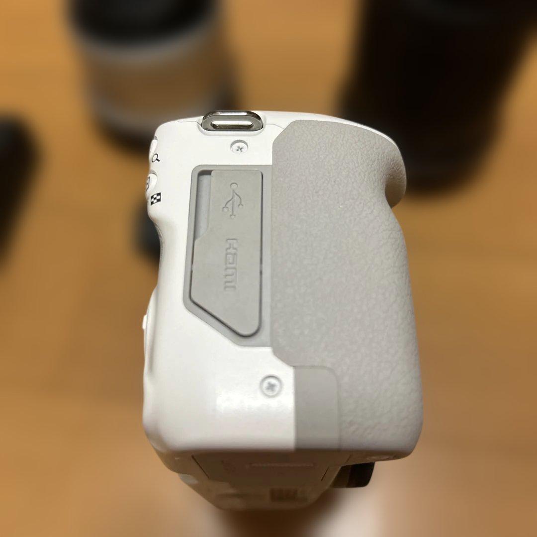 canon eos r50 ダブルズームキット　値下げ