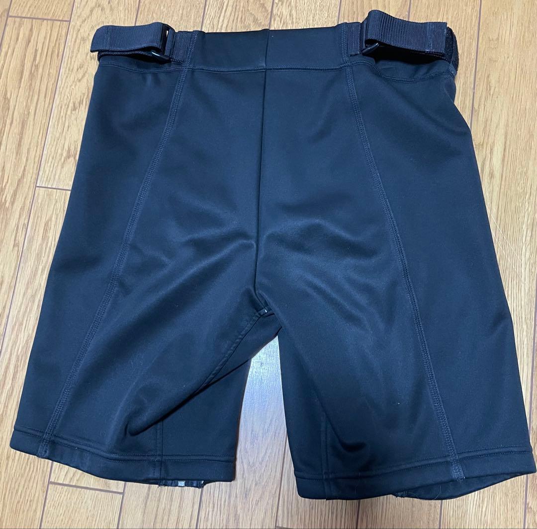デサント　スキーハーフパンツ　黒　Ｓサイズ