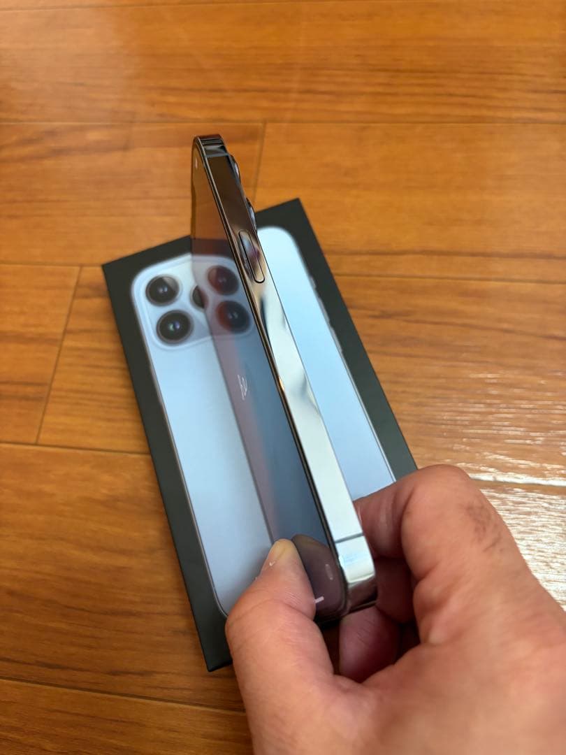 [美品]iPhone13 Pro本体256GB 本体simフリー 新品フィルム付