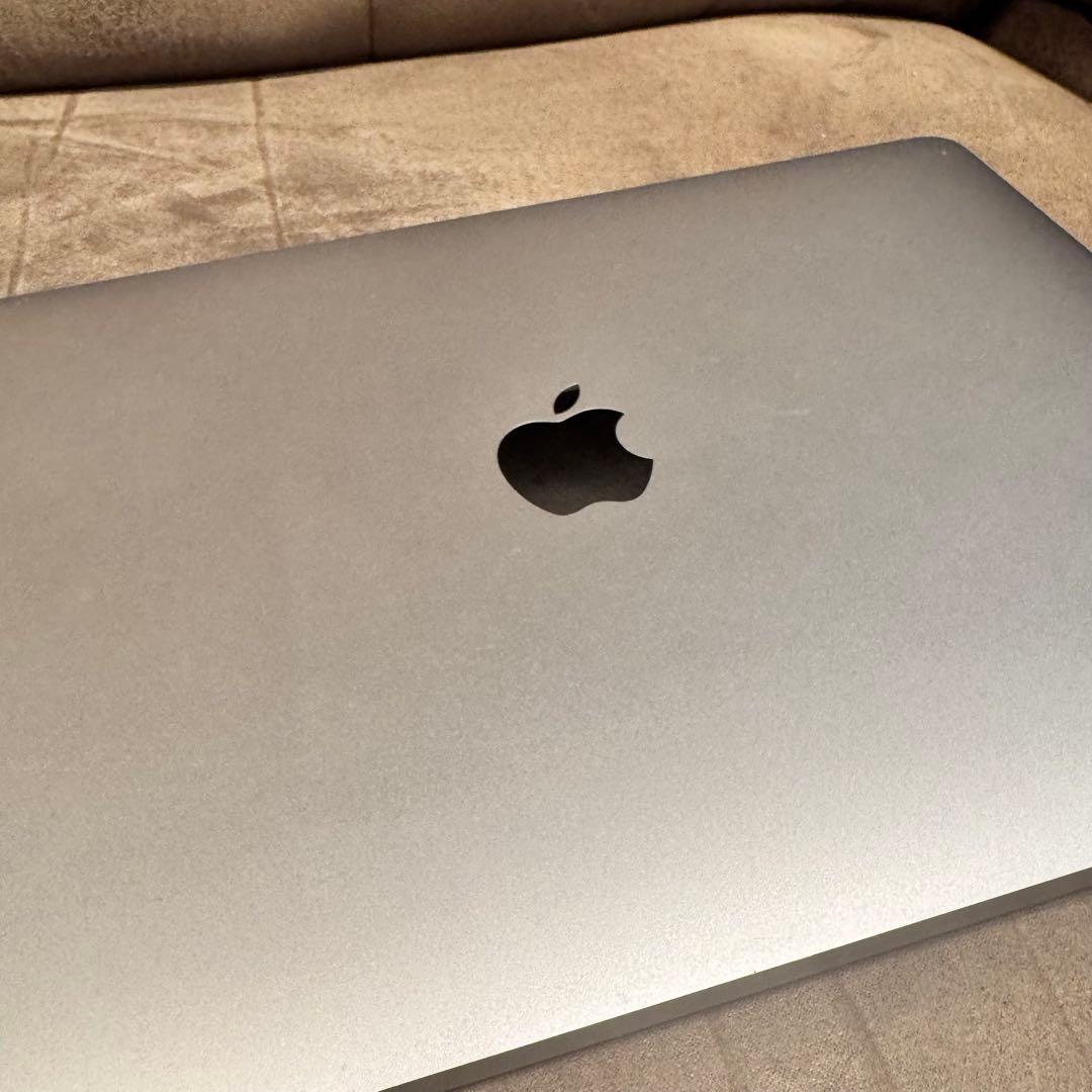 【美品】Apple MacBook Air 2018 13.3 inch