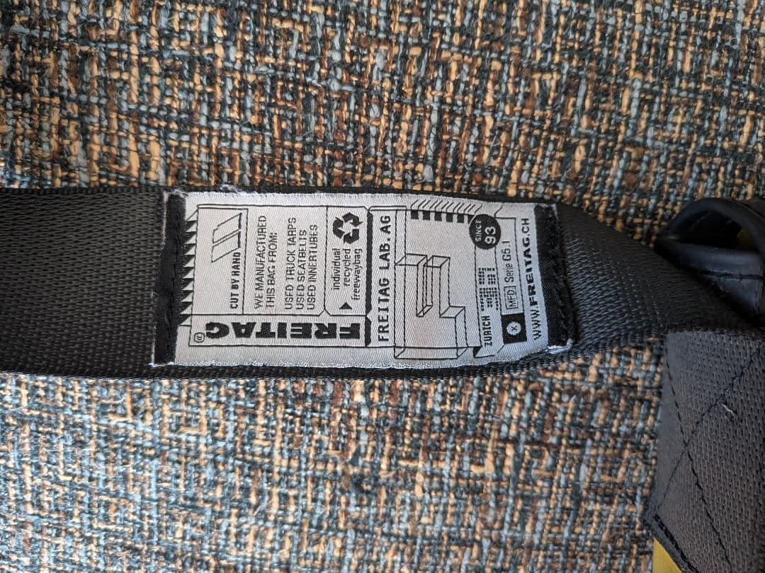 今月末迄の出品です。最終お値下げ！FREITAG　絶版　廃盤　イエロー