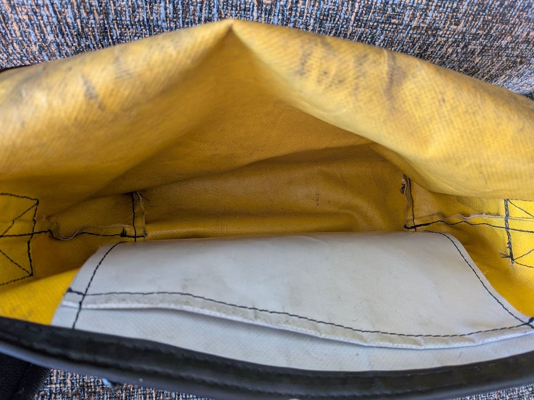 今月末迄の出品です。最終お値下げ！FREITAG　絶版　廃盤　イエロー