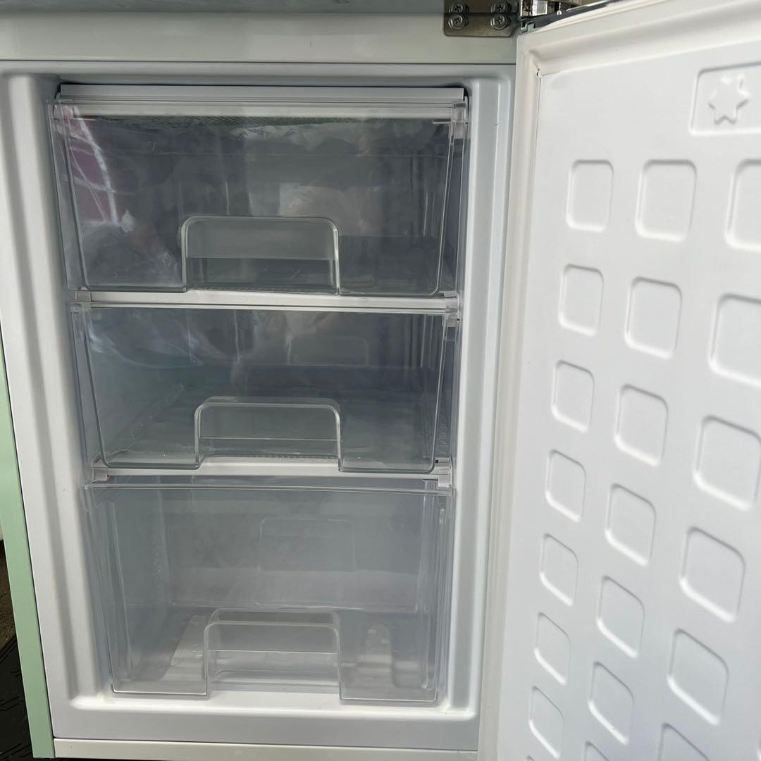 128⭕️冷蔵庫　レトロ　おしゃれ　小型　スリム　可愛い　一人暮らし　設置無料