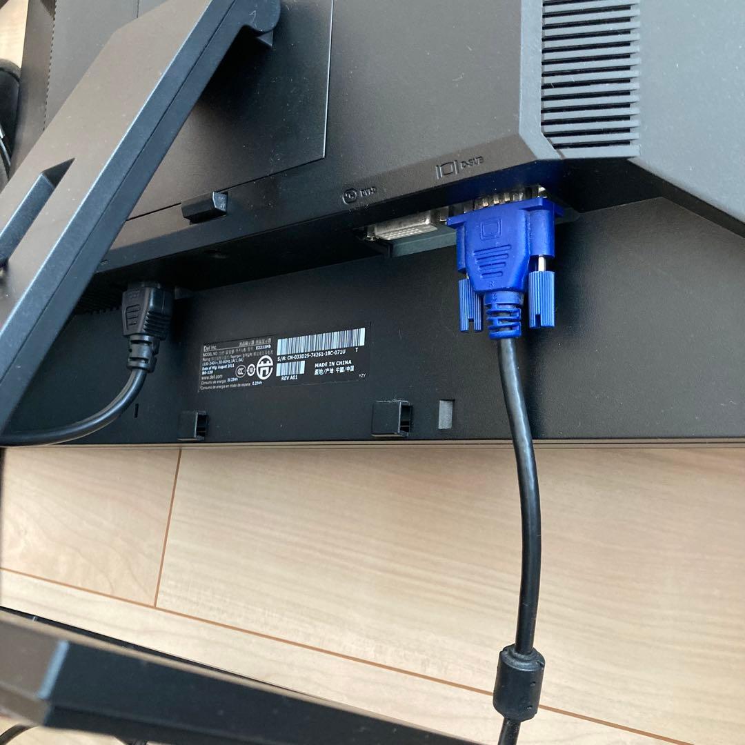 Dell デスクトップPC(Vostro 3267)＋モニタ　Win10 Pro