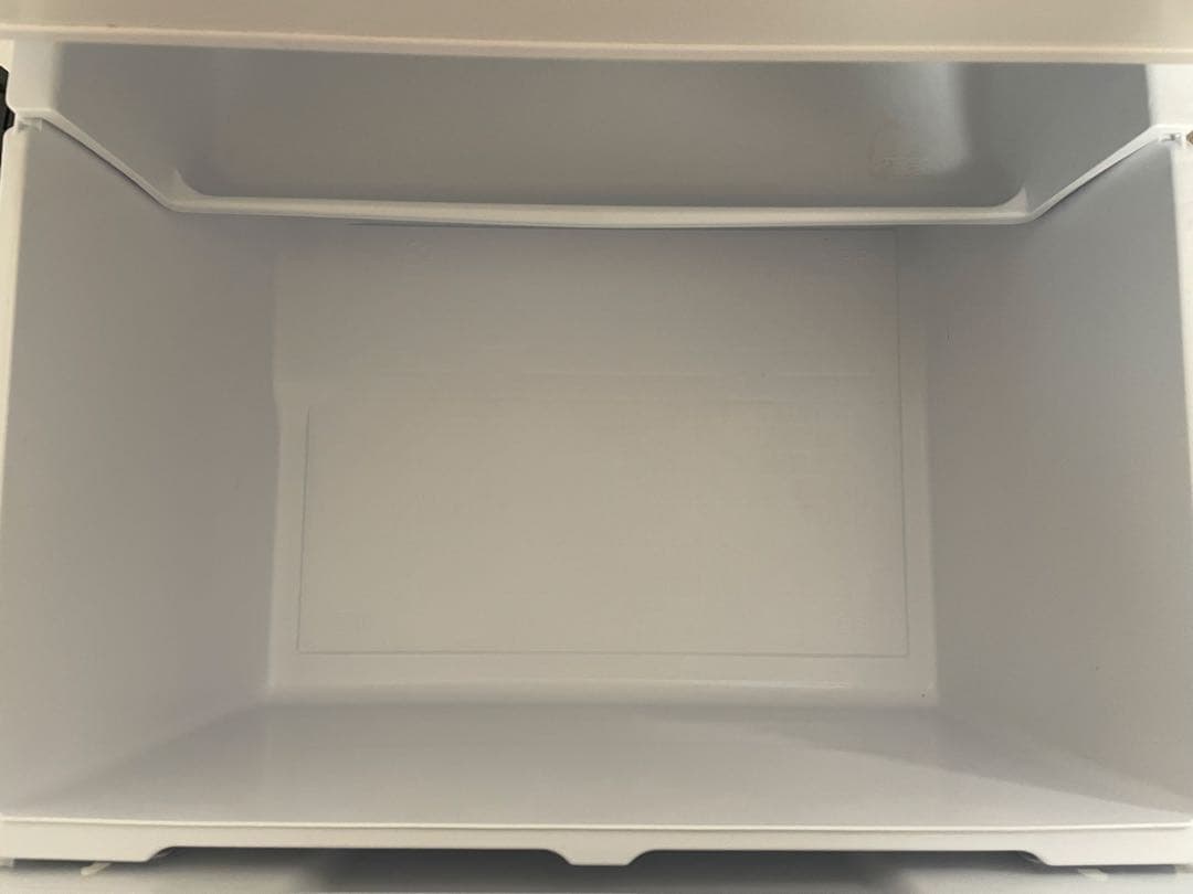 ホワイト冷蔵庫　MR-CX27D 272L