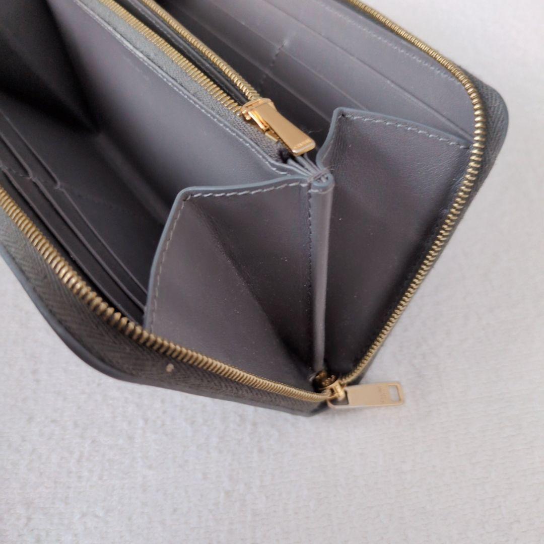 セリーヌ ジップドウォレット グレインカーフレザー ペブル グレージュ 長財布