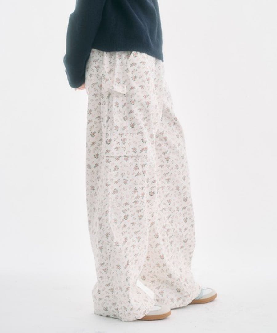 fekete floral cargo pants 花柄カーゴパンツ