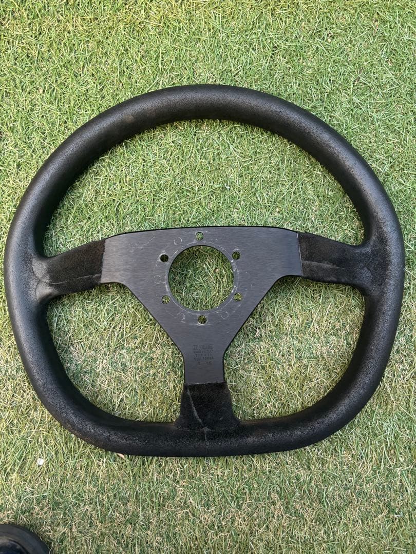 MOMO TYP V35 ステアリング KBA70063 3スポーク 350mm