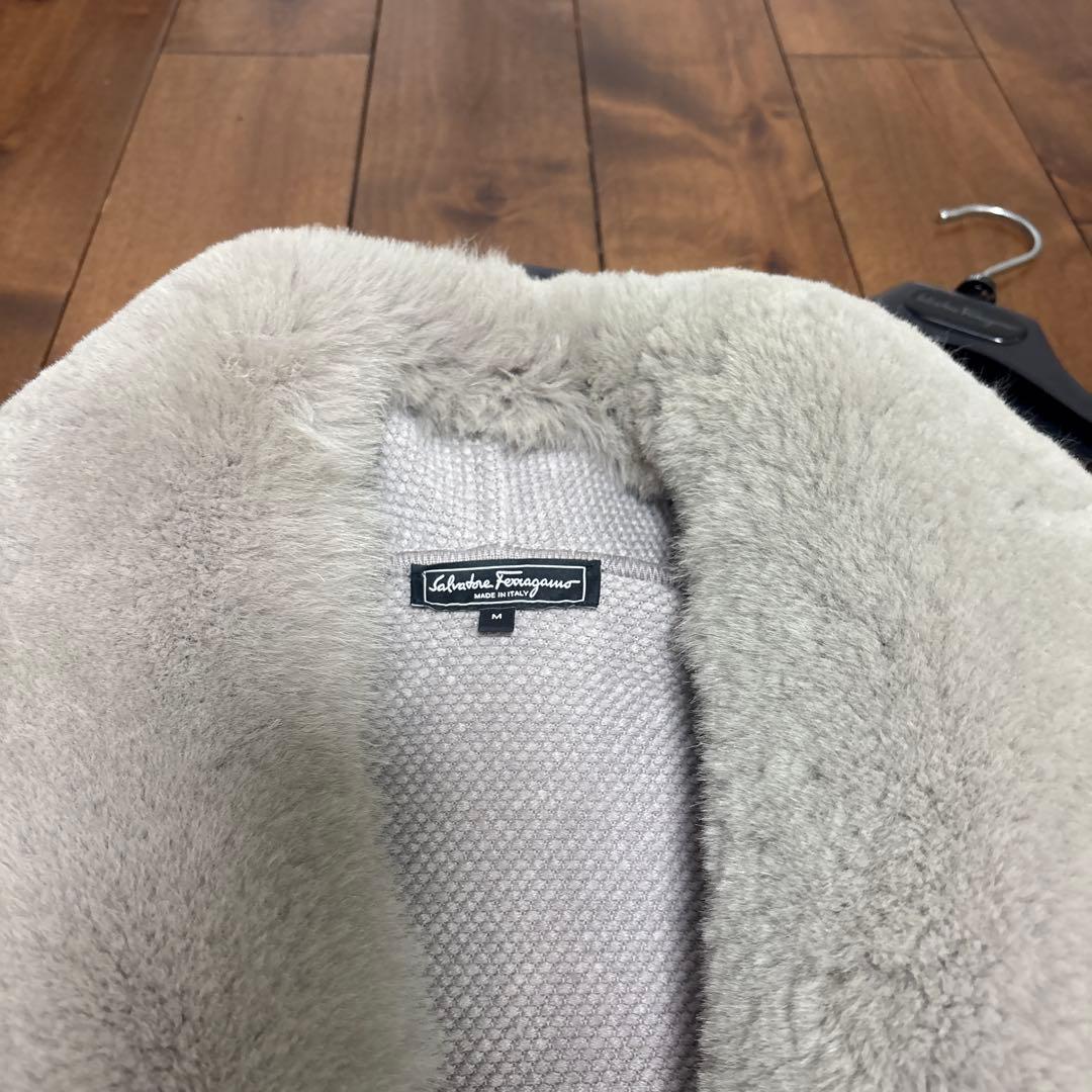 Salvatore Ferragamo ライトグレー ファーコート