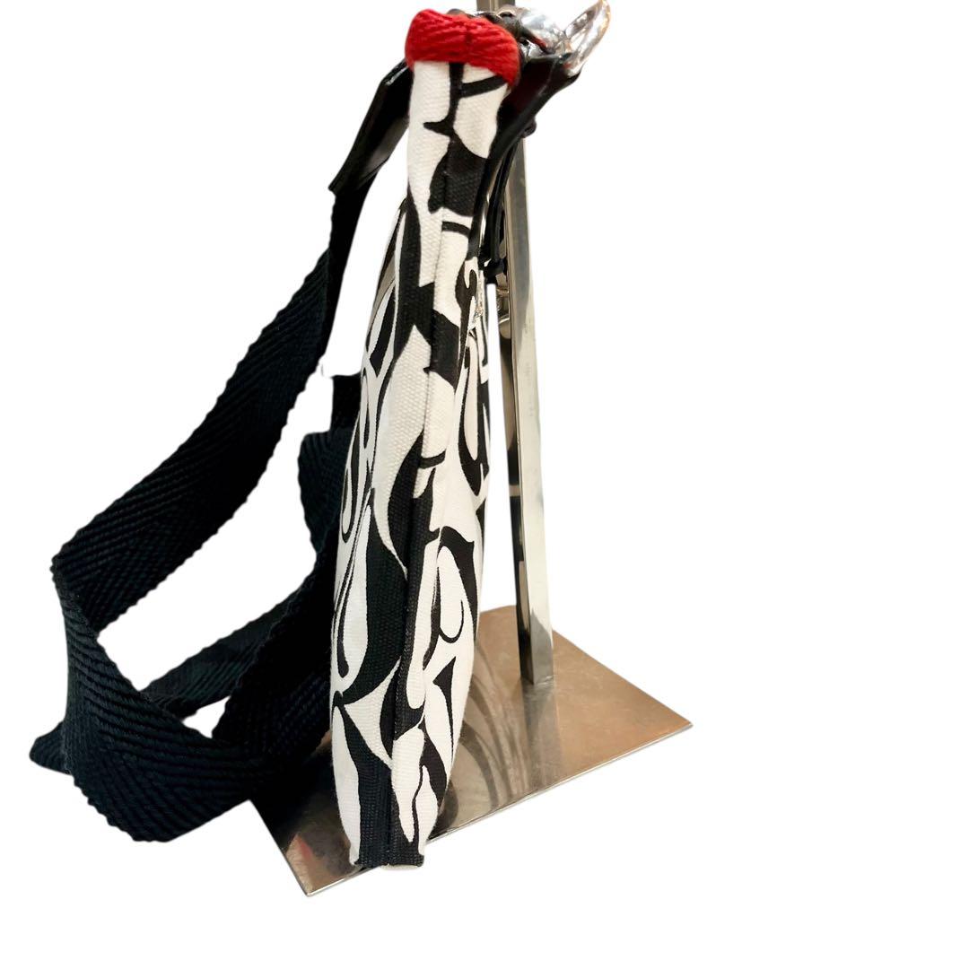 希少　ヴィヴィアンウエストウッド 総ロゴ　ショルダー　ホワイト　白　レッド