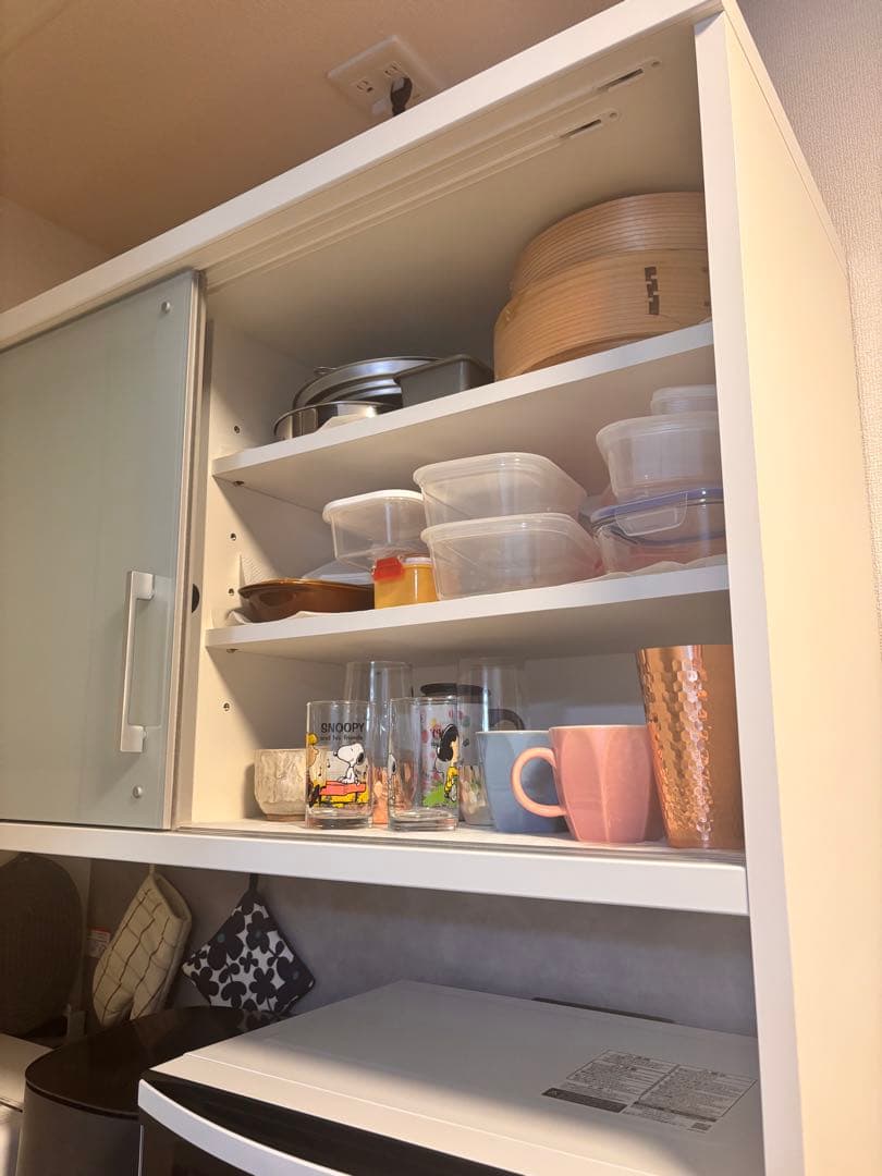 ホワイト・グレー木製食器棚 収納力抜群